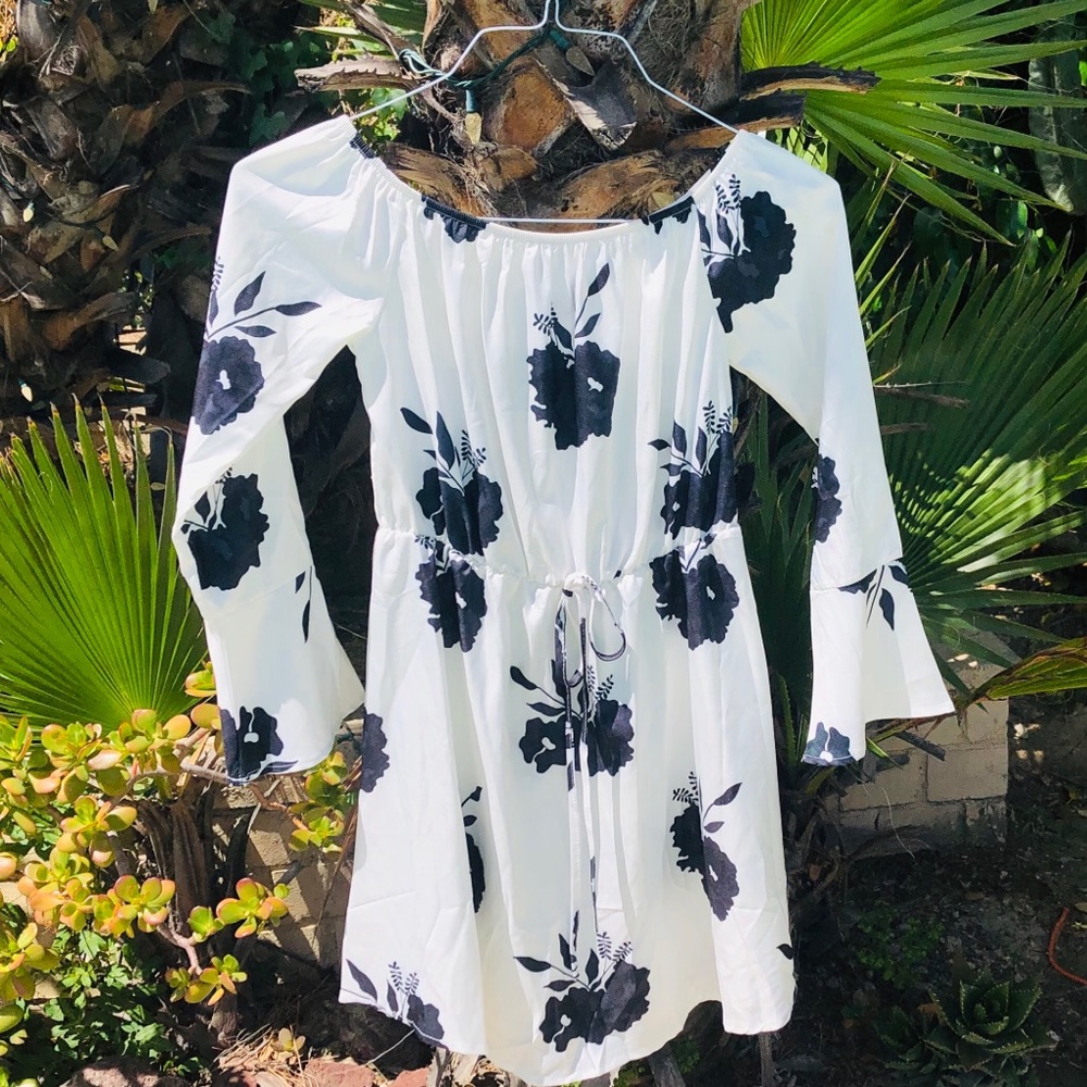 Dress - Picture 3 of 4